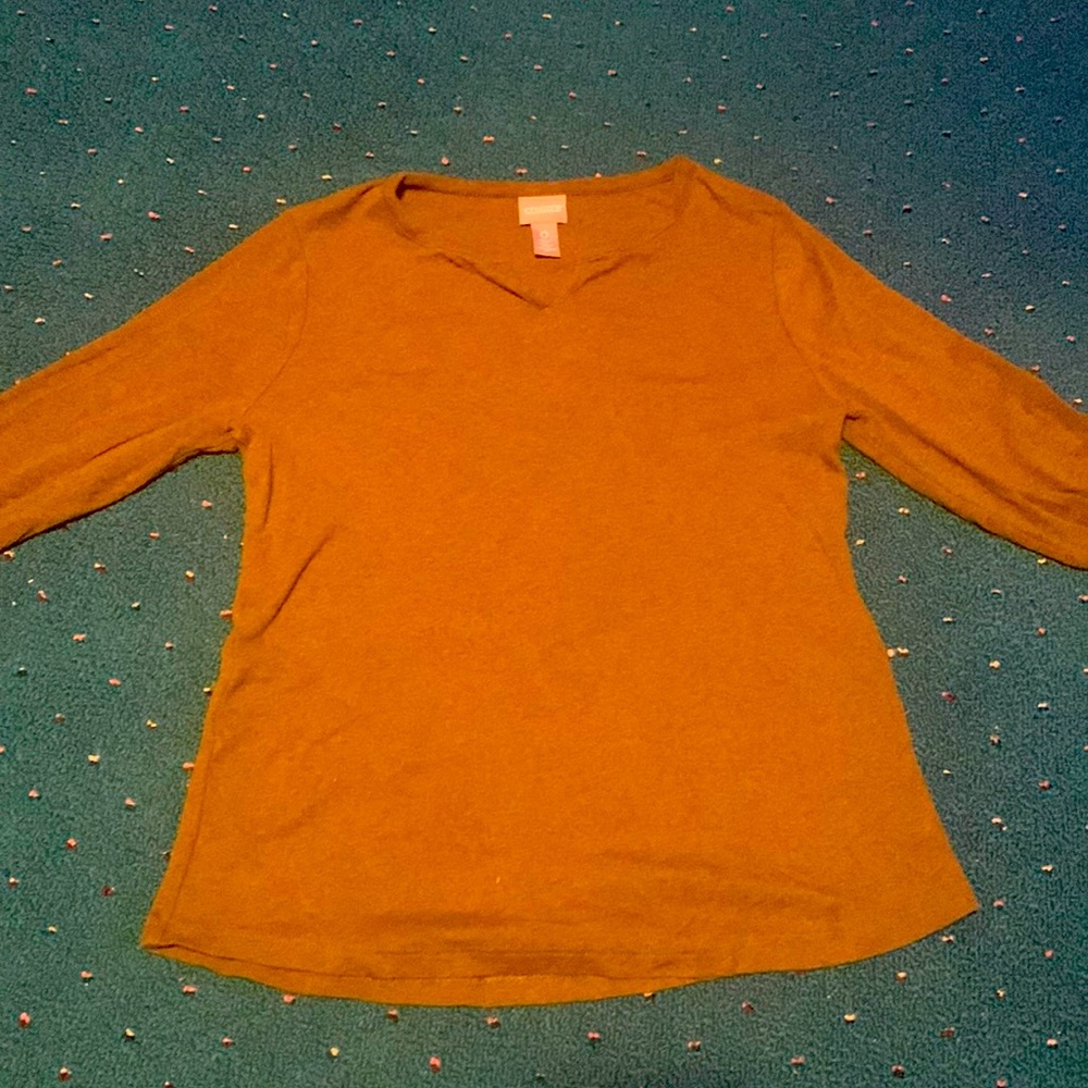 Like brand new sweater. great condition no holes or stains . retail price $40-50